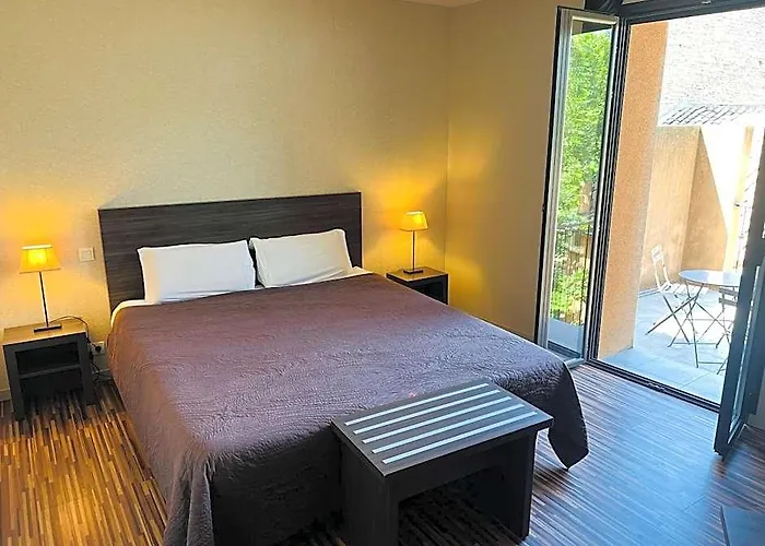 L'Hotel De La Bourse A Bagnols-Sur-Ceze