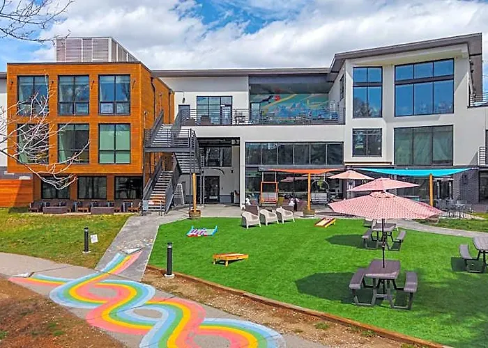 The Block Hotel & Commons