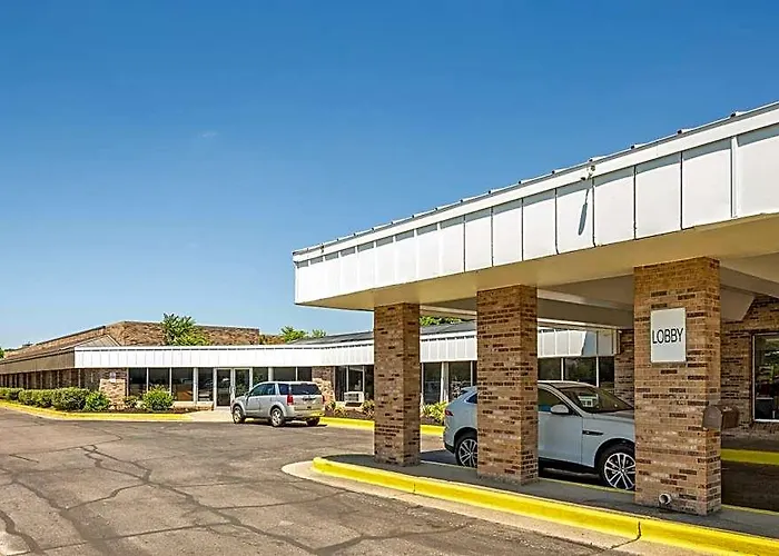 Oyo Hotel Mona Lake Muskegon