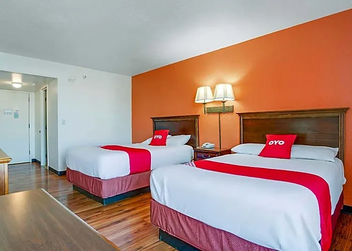 Oyo Hotel Mona Lake Muskegon