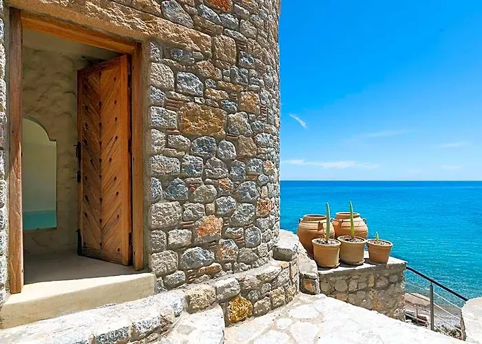 Stone Luxury Suites - Adults Only