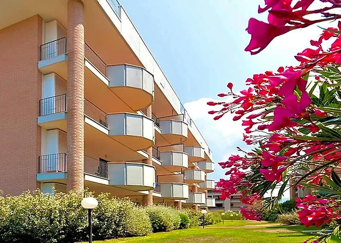 Apartments For 6 People, 2 Bedrooms, In Residence Mirto And Corbezzolo With Swimming Pool In San Vincenzo