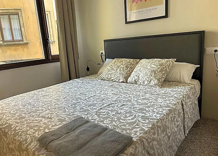 Zoo Loco Guest House