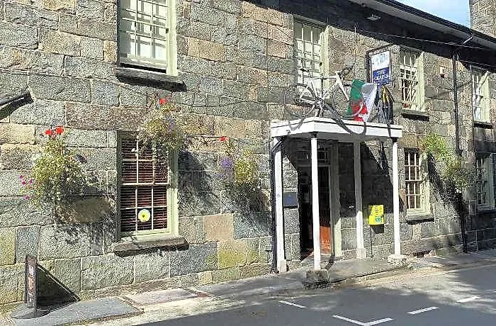 The Grapes Hotel