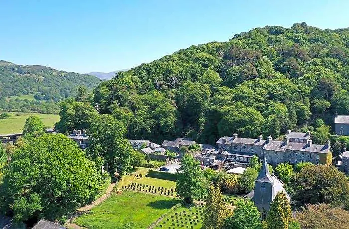 The Grapes Hotel
