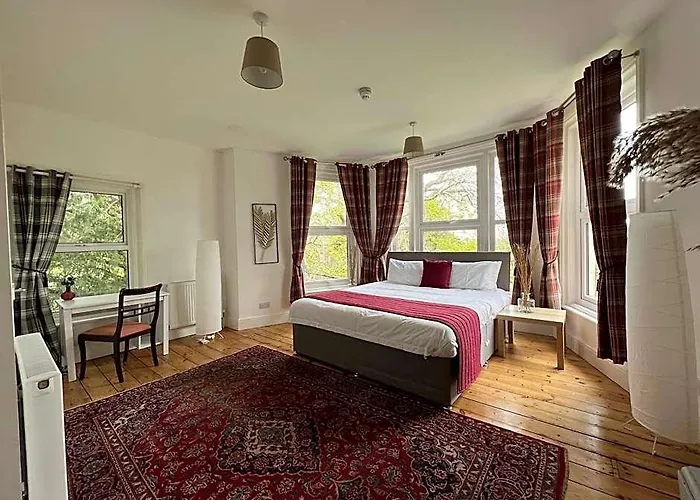 Guestling House