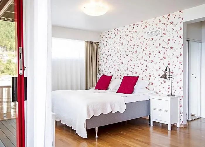 Lavik Fjord Hotel & Apartments