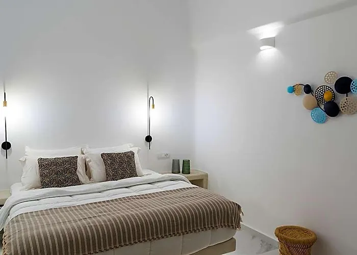 Lavadoze Luxury Suites
