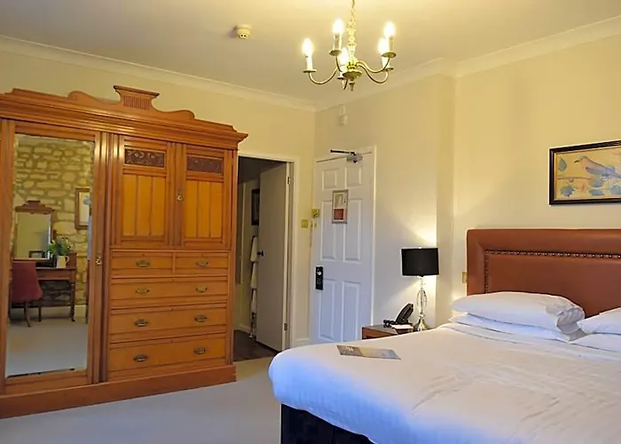 Noel Arms - "A Bespoke Hotel"