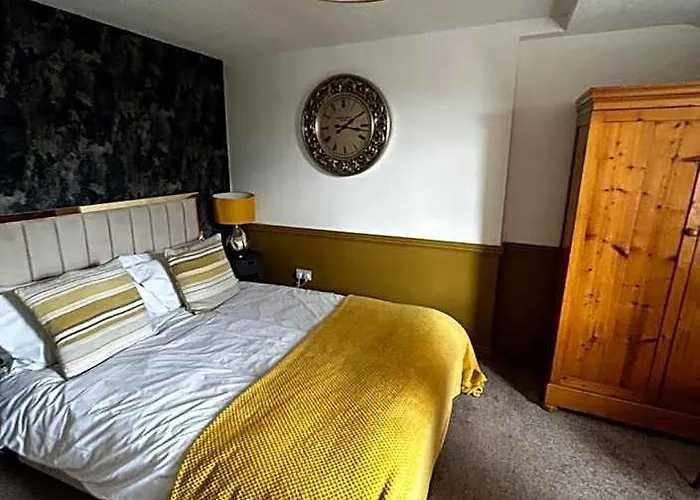 The Golden Lion Hotel