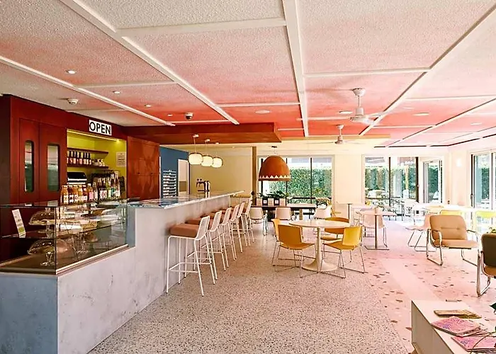 Greet Hotel Versailles - Voisins Le Bretonneux