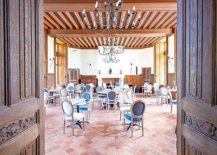 Chateau De Tilly
