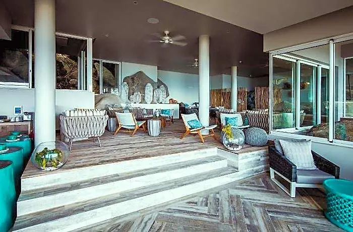 Carana Beach Hotel
