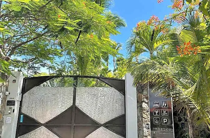 Residence Adam And Eve