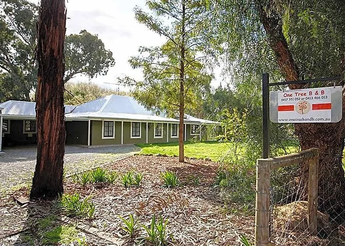 One Tree Bed And Breakfast