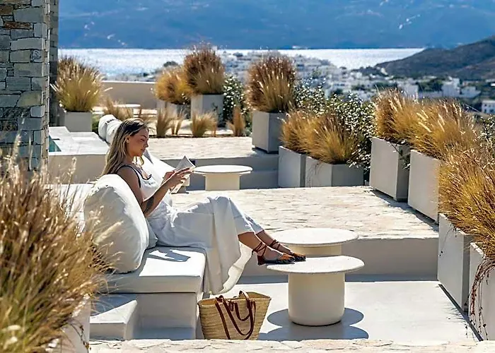 Solus Suites Milos