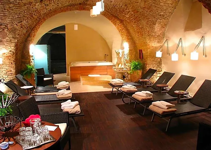 Hotel Mitra, Story Hotels