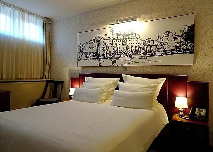 Hotel Mitra, Story Hotels