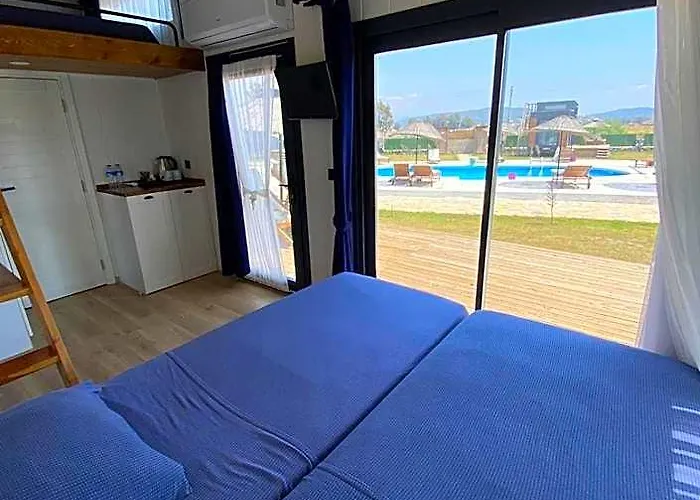 Lavira Tiny House Village
