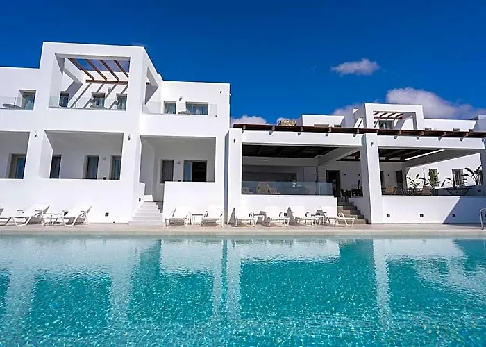 Kouros Blanc Resort & Suites