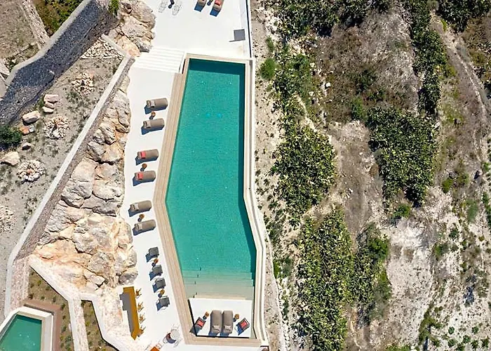 Elessa Hotel