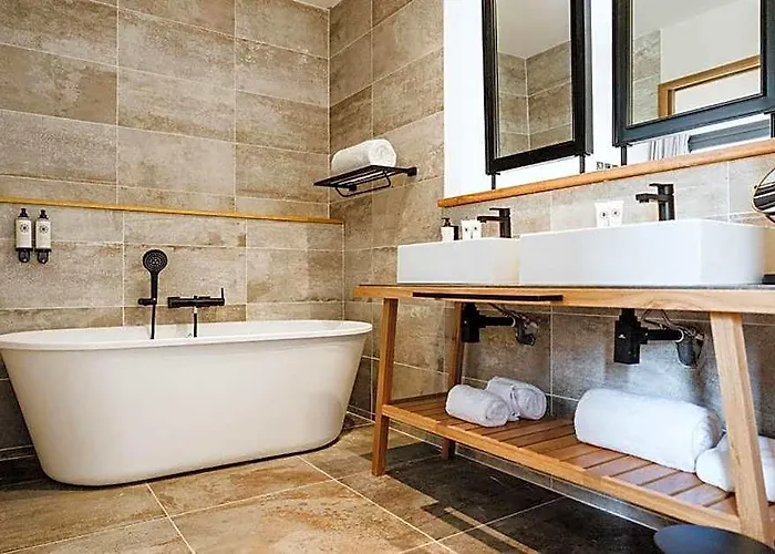 Sarana Hotel & Spa