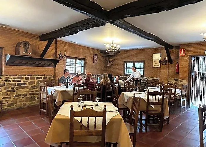 The Way Hostel Molinaseca -Grupo Rosa Azul