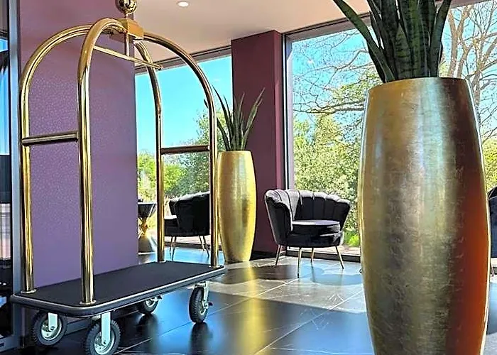 Primetime Hotel