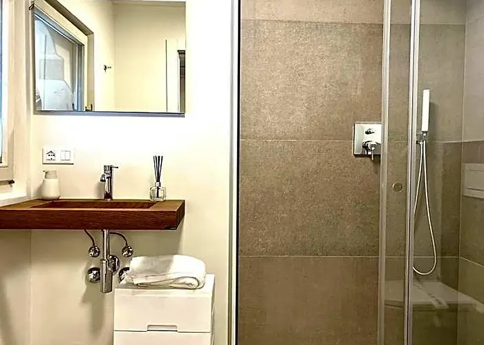 Streiter Rooms
