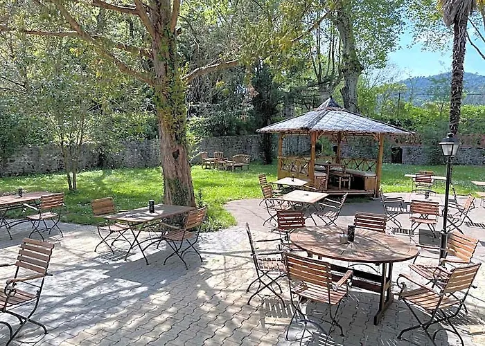 Logis Hotel Le Domaine De La Regaliere