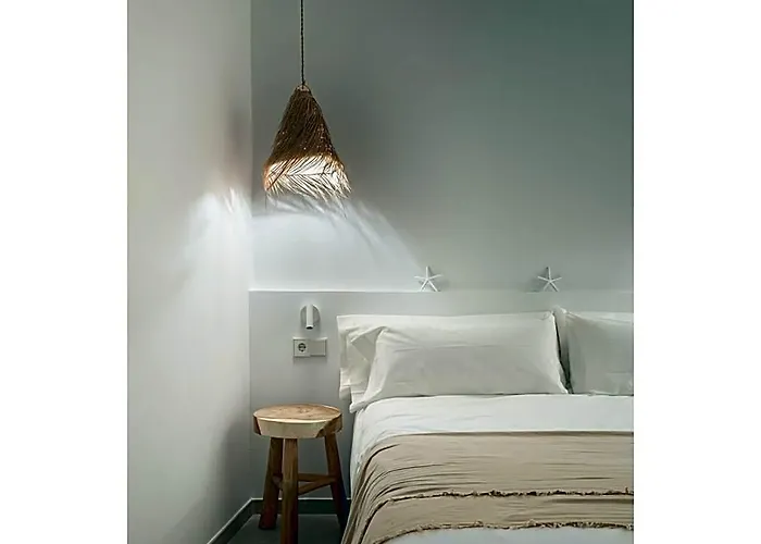 S'Enclova Petit Hotel