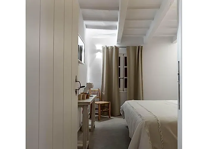 S'Enclova Petit Hotel