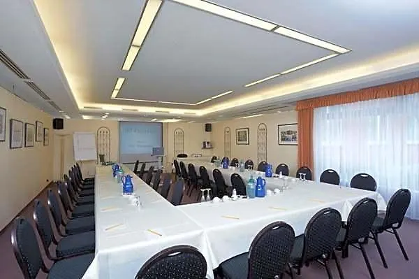 Hotel Zur Windmühle - Parkplatz und Frühstück inklusive -