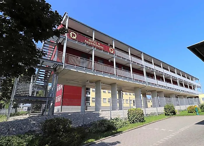 Iq-Hotel