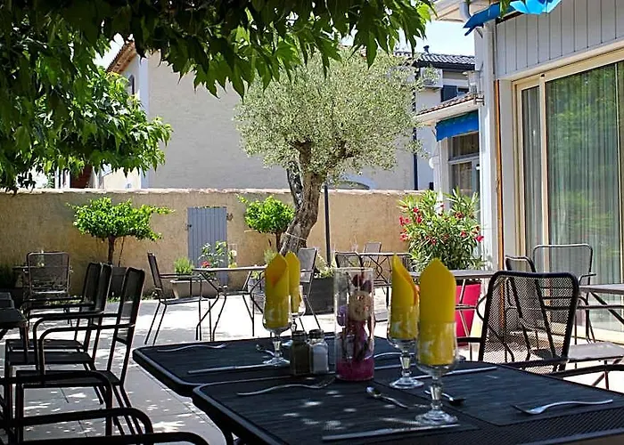 Logis Hotel Acotel Avignon Nord