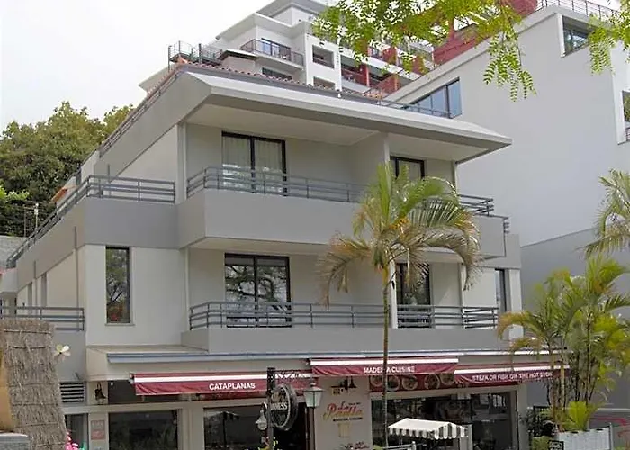 Apartamentos Turísticos Vitoria by Petit Hotels Funchal 