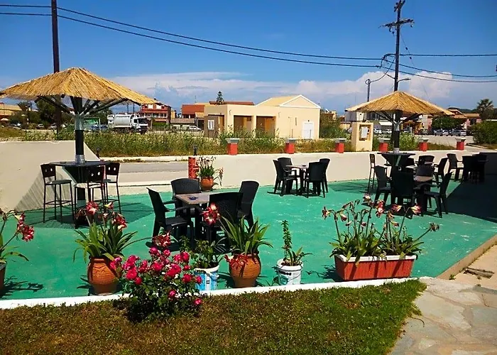Alexis Pool Apartments