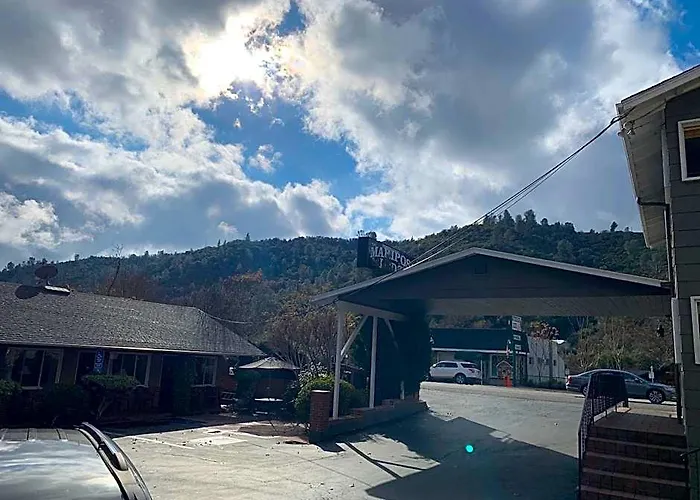 Mariposa Hotel Inn