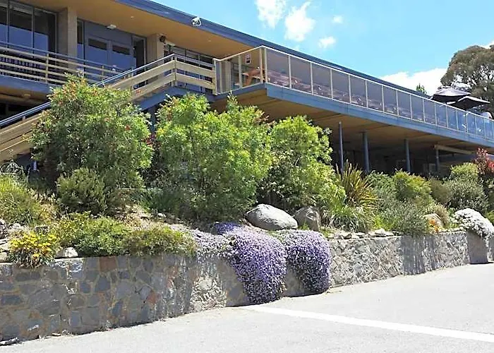 Lake Jindabyne Hotel