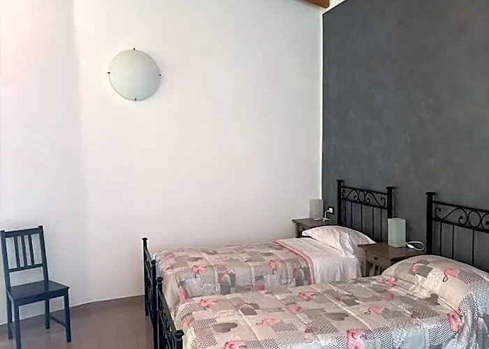Samarcanda Hotel & Parking Di Parmigiani Silvia