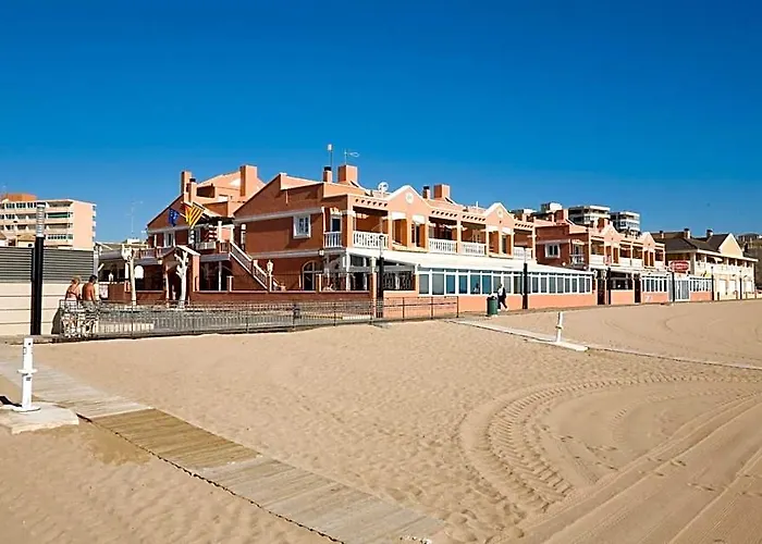 Lloyds Beach Club