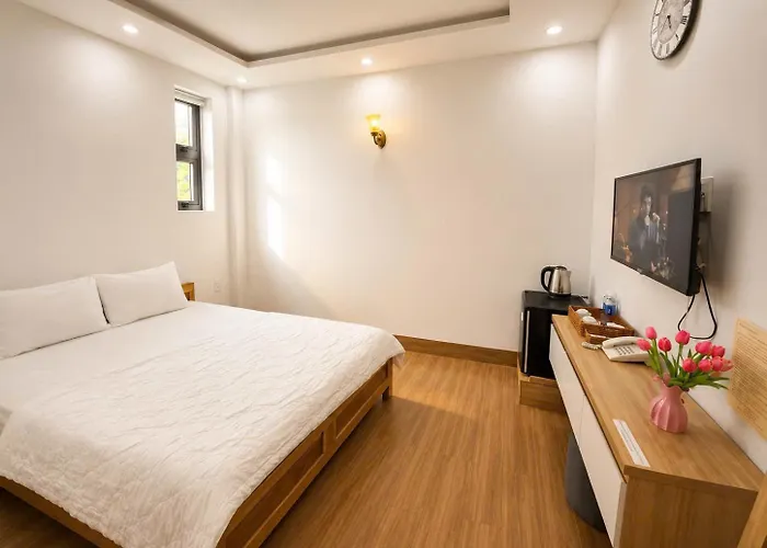 The Land Hotel & Apartment