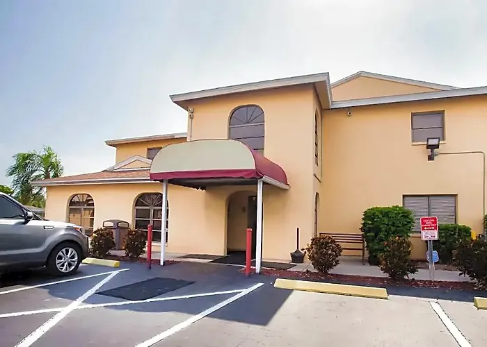 Oyo Waterfront Hotel- Cape Coral Fort Myers, Fl