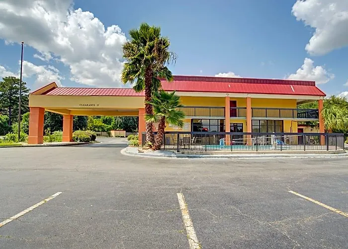 Suburban Studios Hinesville - Fort Stewart Area