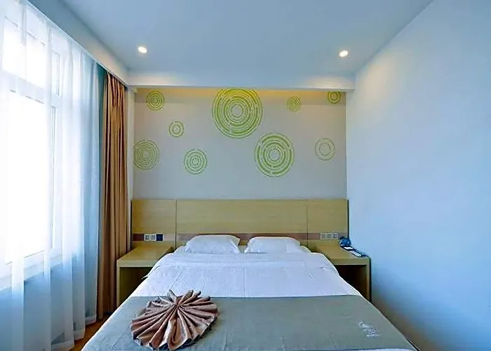 Greentree Inn Dalian Dalian North Railway Station Express Hotel