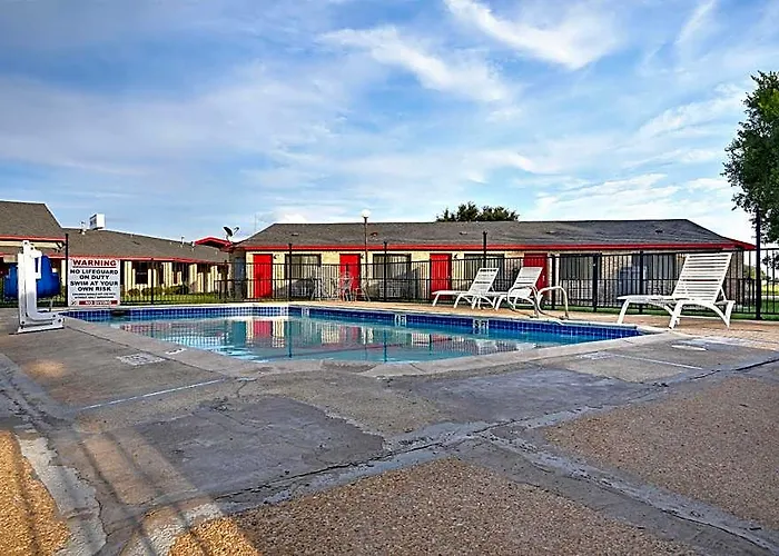 Americas Best Value Inn Lockhart