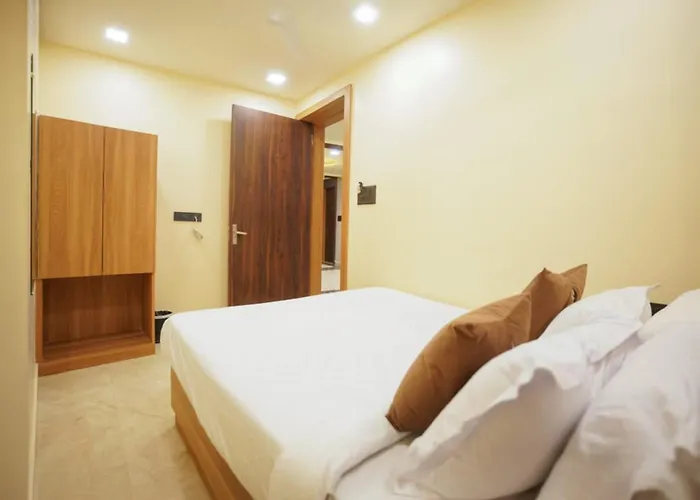 Hotel Al Aziz Palace 30 Mts From Dargah Sharif