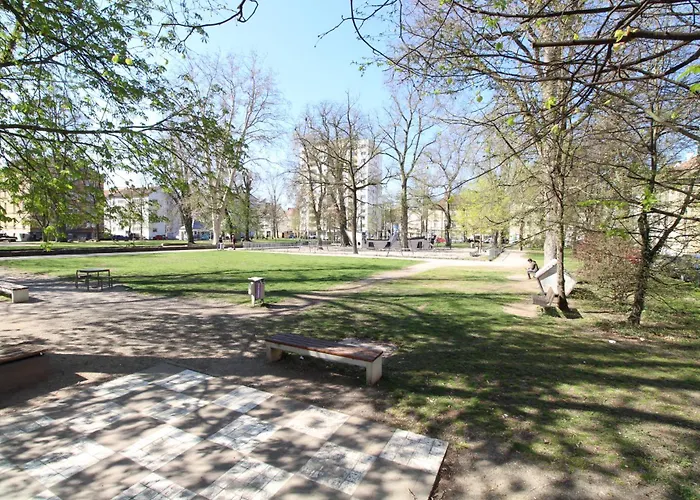 CityStayOne - Kleines Standardzimmer im Zentrum für eine einfache Übernachtung No kitchen no hotel services no reception no breakfast buffet - Of course Late check-in via self check-in high-speed WiFi smart TV good mattresses a quick&easy check-o