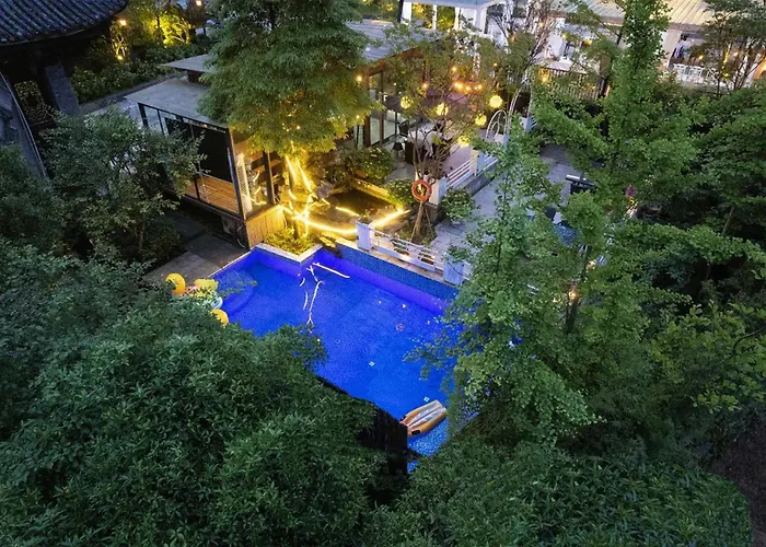 Jade Peak Hot Spring Villa