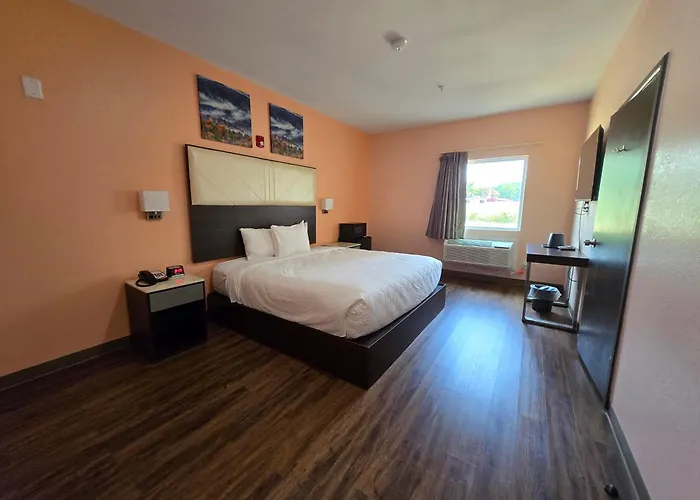 Red Lion Inn & Suites Adairsville